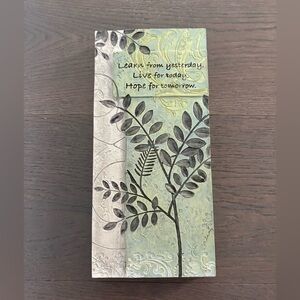 Gorgeous plaque/wall decor made by Garden life brand new